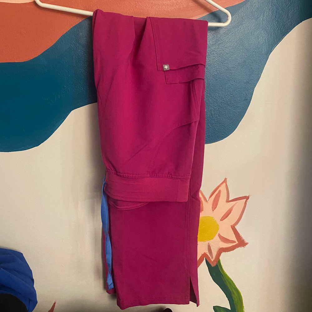 FIGS LOT OF 2 (GREY AND PINK) MED TALL KADE CARGO PANTS NWOT